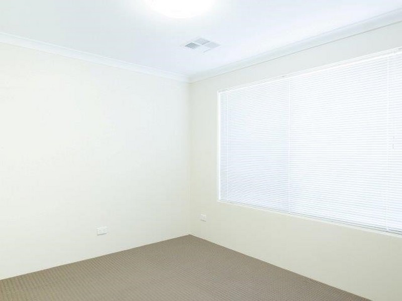 4 Flindell Way, Piara Waters WA 6112