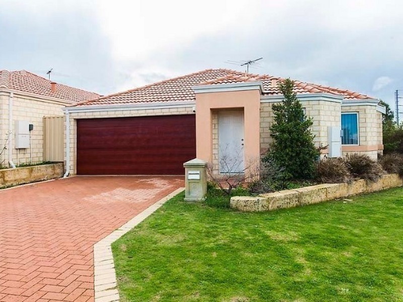 2 Penola Court, Clarkson WA 6030
