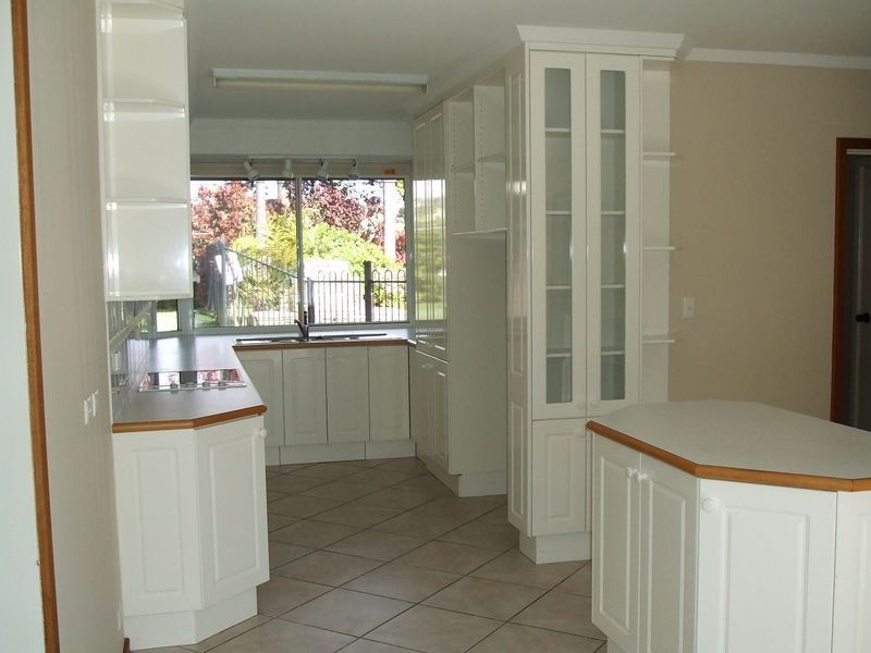 317 Riverton Drive, Shelley WA 6148