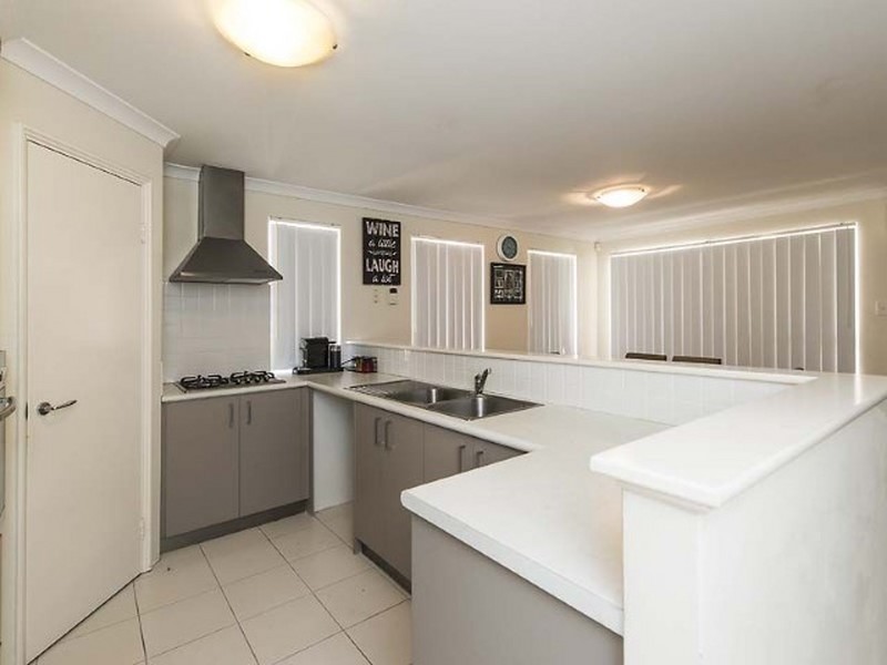 Villa 3/54 Sixth Road, Armadale WA 6112