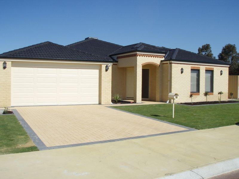 16 Marginata Parkway, Canning Vale WA 6155