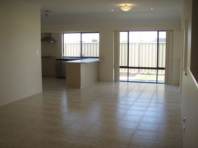 16 Marginata Parkway, Canning Vale WA 6155