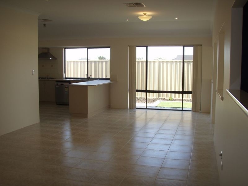 16 Marginata Parkway, Canning Vale WA 6155