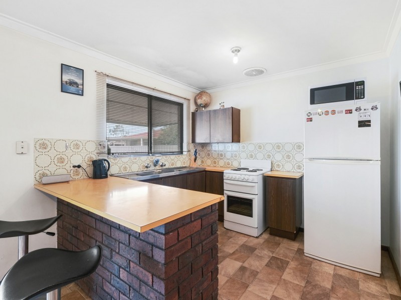 22 Hibbertia Crescent, Riverton WA 6148