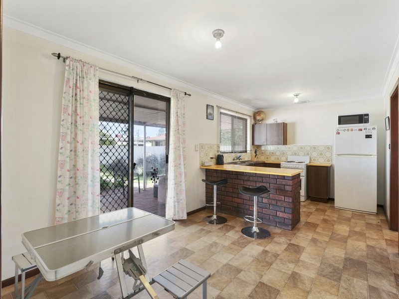 22 Hibbertia Crescent, Riverton WA 6148