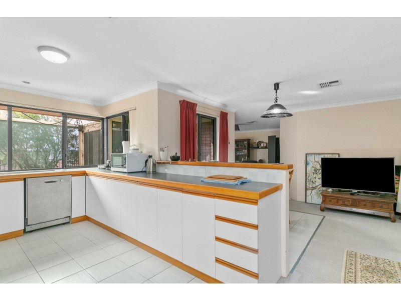 10 Clune Place, Coogee WA 6166