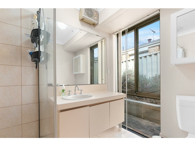 10 Clune Place, Coogee WA 6166