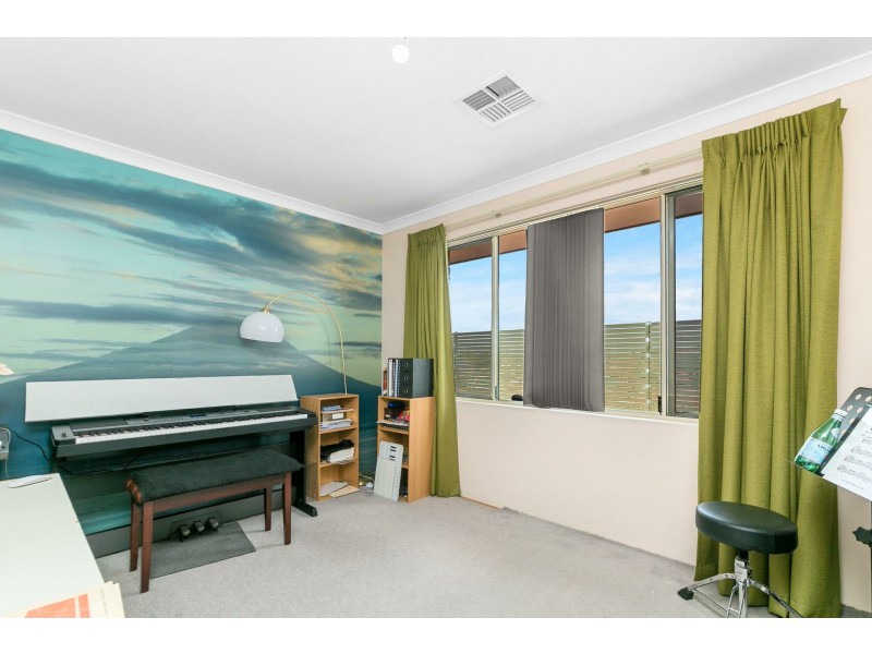 10 Clune Place, Coogee WA 6166