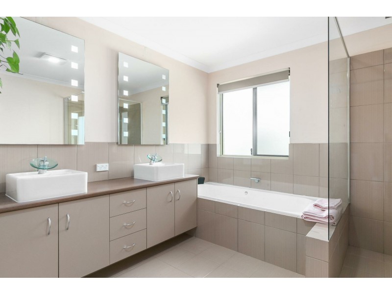 10 Clune Place, Coogee WA 6166