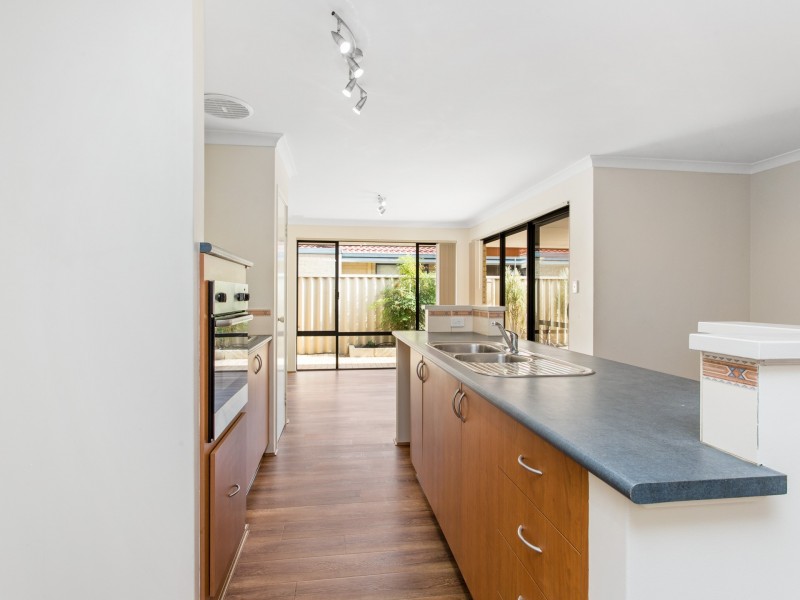 37 Beedelup Loop, Bibra Lake WA 6163