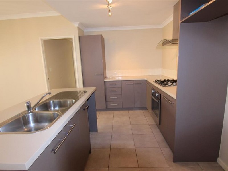 38 Chesterfield Avenue, Hocking WA 6065