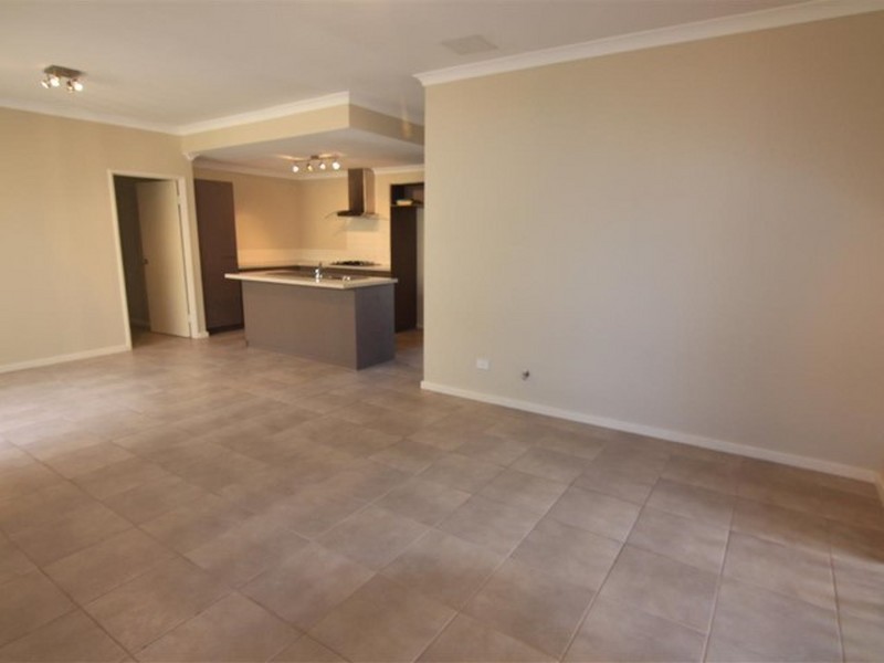 38 Chesterfield Avenue, Hocking WA 6065