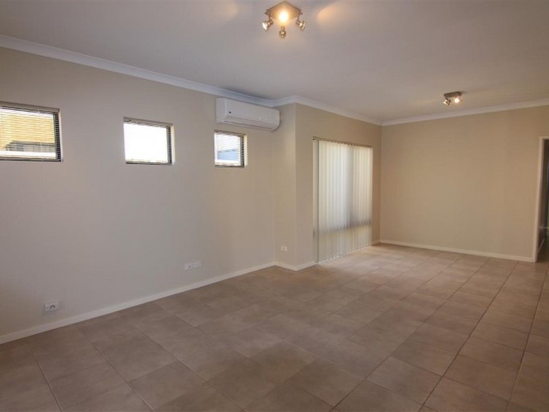 38 Chesterfield Avenue, Hocking WA 6065