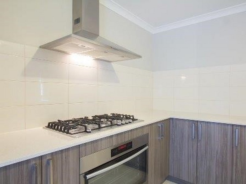 7 Appleton Road, Piara Waters WA 6112