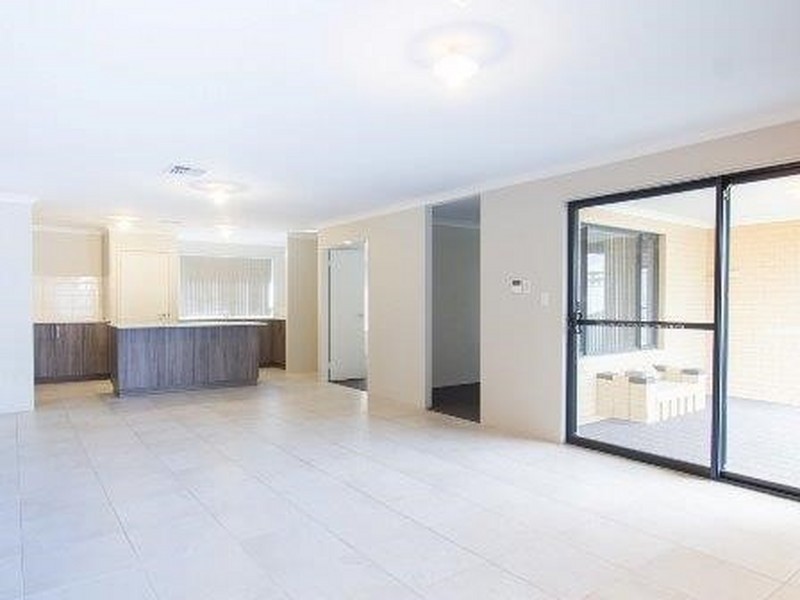 7 Appleton Road, Piara Waters WA 6112