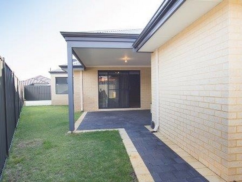 7 Appleton Road, Piara Waters WA 6112