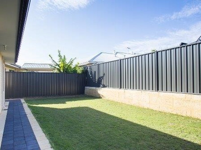 7 Appleton Road, Piara Waters WA 6112