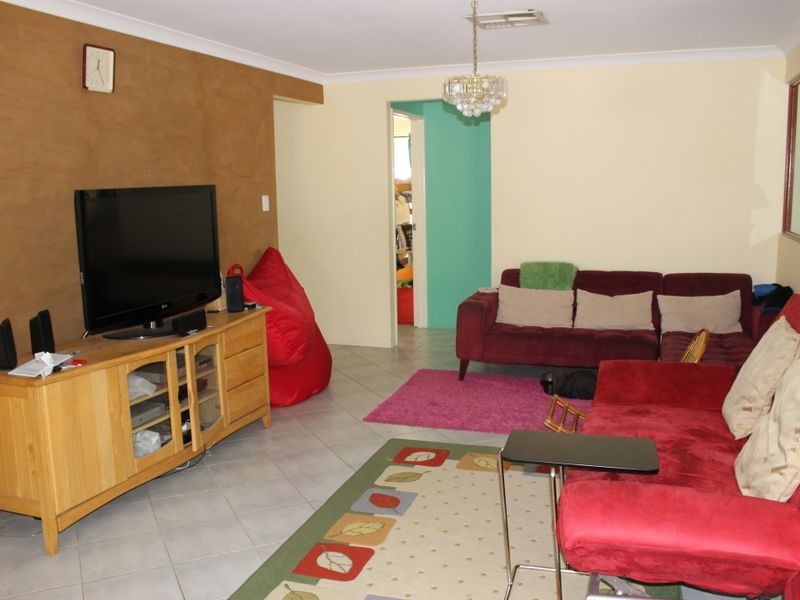 79 Fifth Ave, Rossmoyne WA 6148