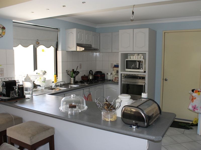 79 Fifth Ave, Rossmoyne WA 6148