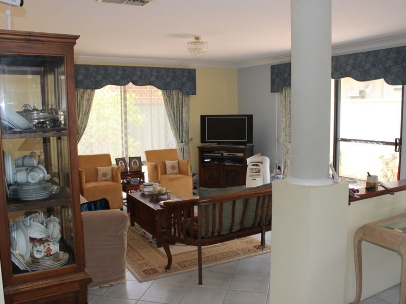 79 Fifth Ave, Rossmoyne WA 6148