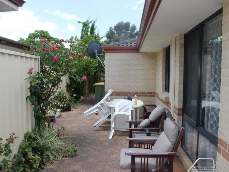 79 Fifth Ave, Rossmoyne WA 6148