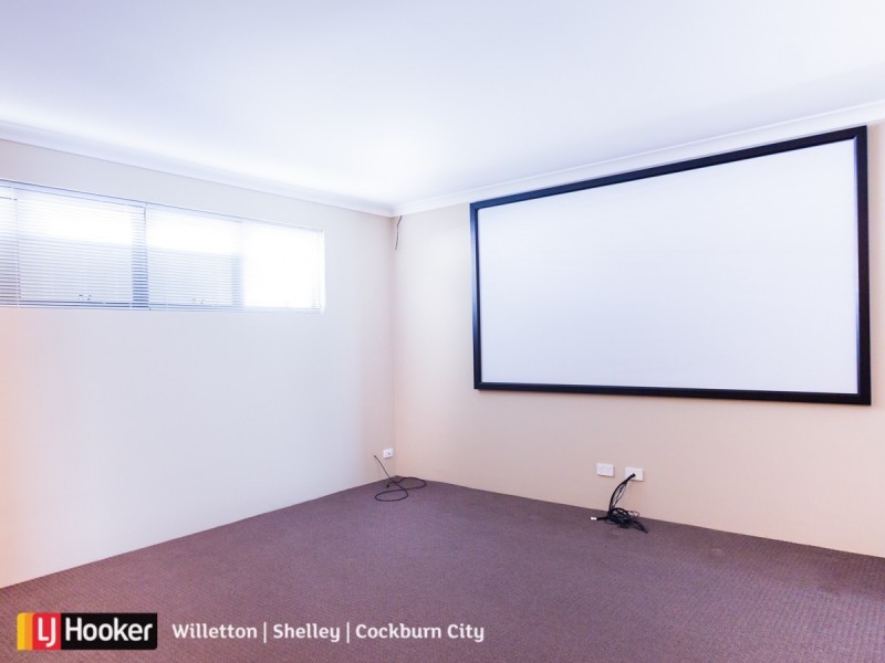 18 Marseille Gardens, Piara Waters WA 6112