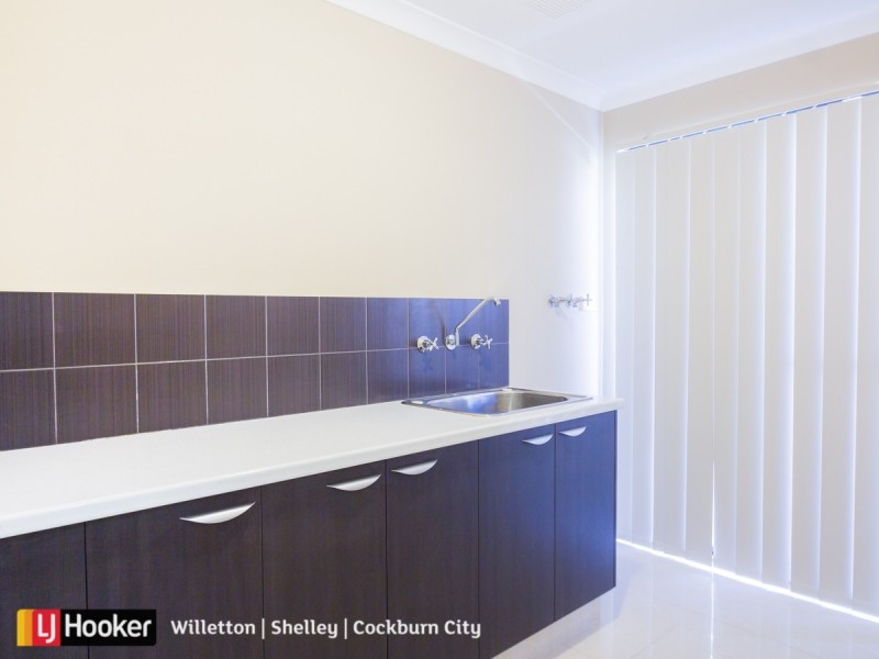 18 Marseille Gardens, Piara Waters WA 6112