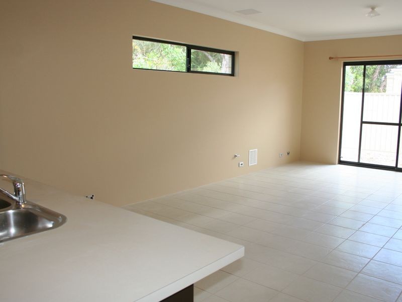 1/22 Edward Street, Queens Park WA 6107