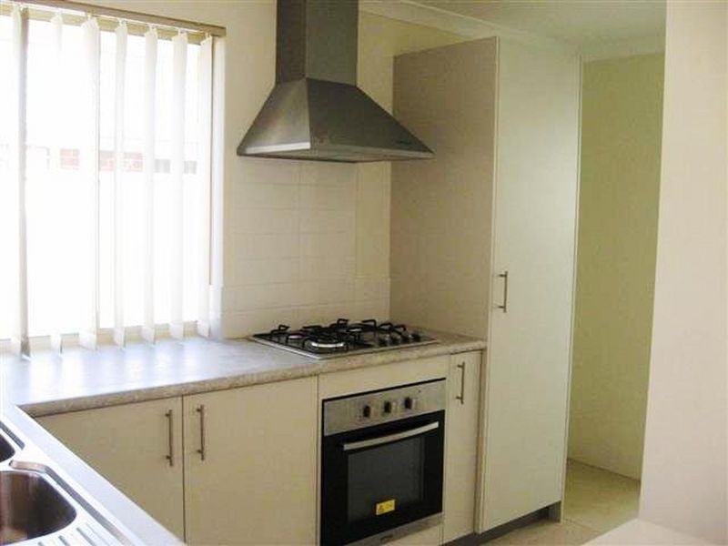 4/10 Delamere Way, Camillo WA 6111