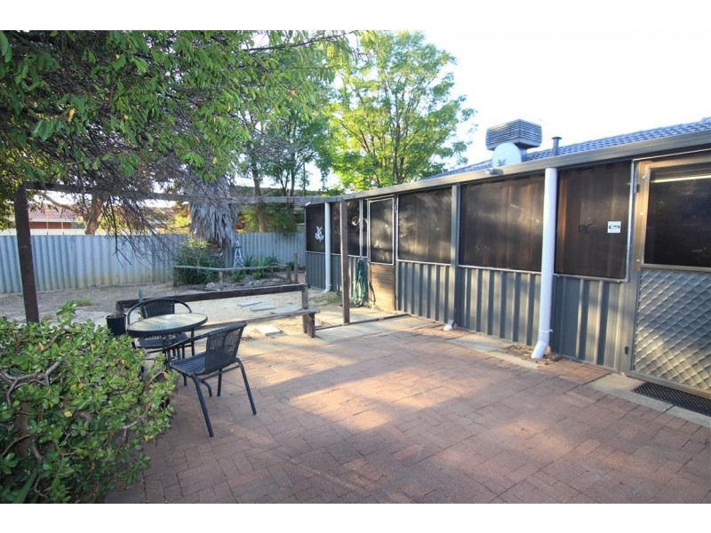 2 Grealis Street, Armadale WA 6112