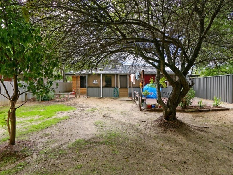 2 Grealis Street, Armadale WA 6112