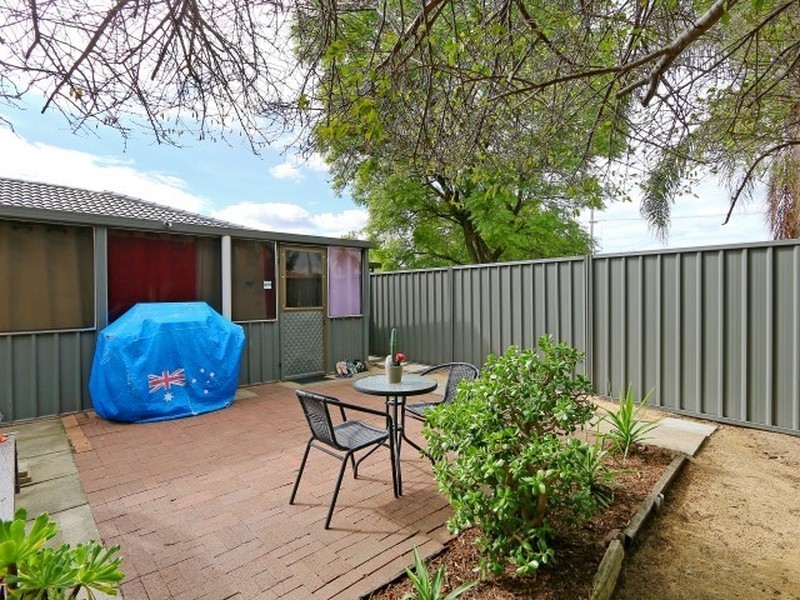 2 Grealis Street, Armadale WA 6112