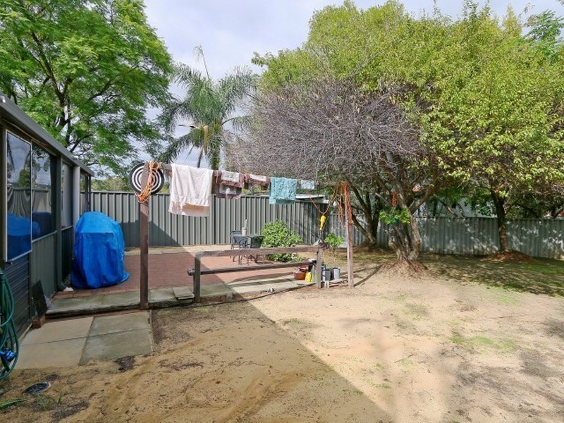 2 Grealis Street, Armadale WA 6112