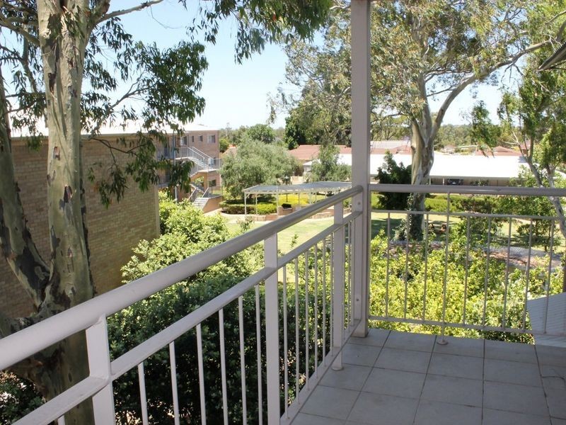 31/15 Friar John Way, Coolbellup WA 6163