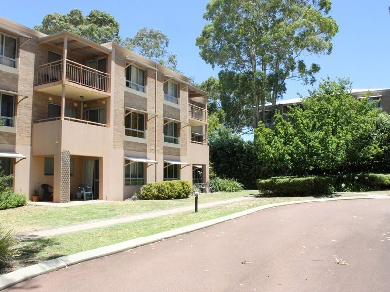31/15 Friar John Way, Coolbellup WA 6163