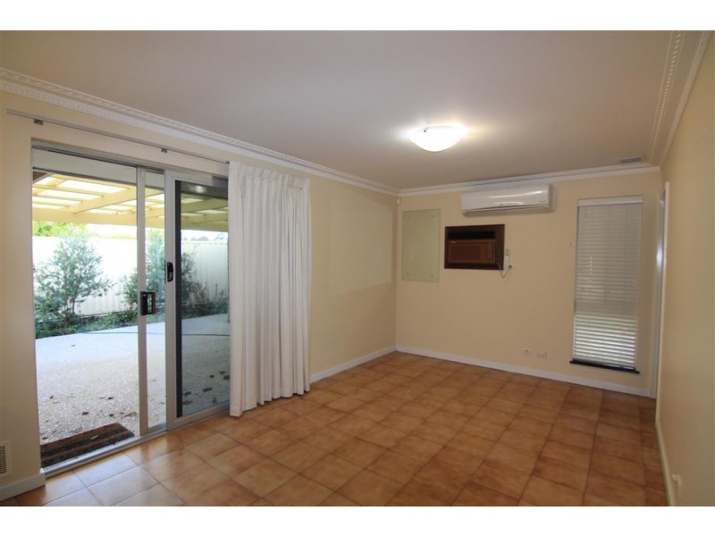 25 Ningaloo Way, Thornlie WA 6108