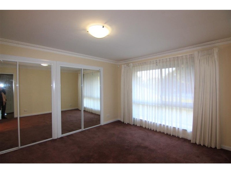 25 Ningaloo Way, Thornlie WA 6108