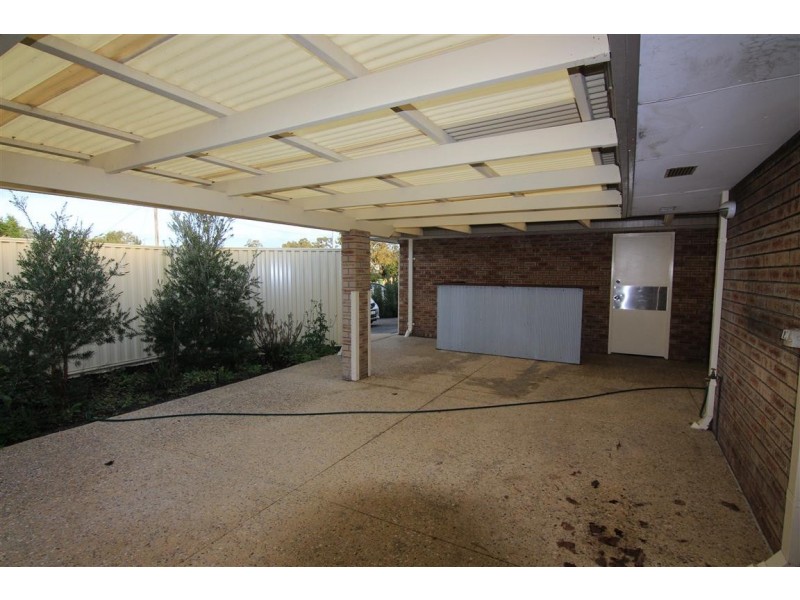 25 Ningaloo Way, Thornlie WA 6108