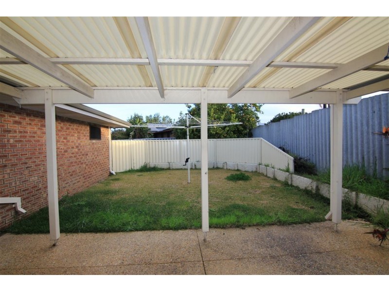 25 Ningaloo Way, Thornlie WA 6108