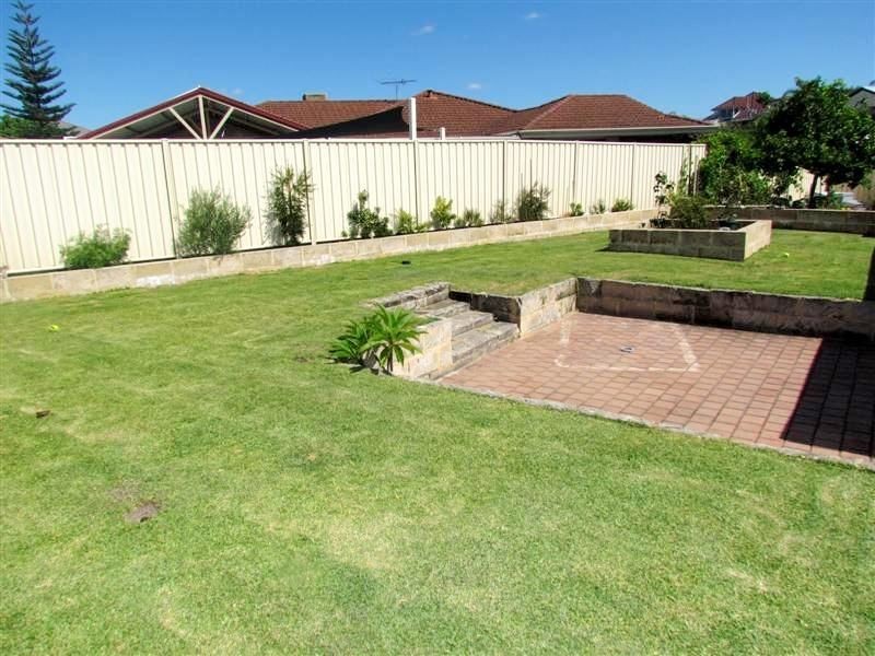 1 Treetop Circle, Canning Vale WA 6155