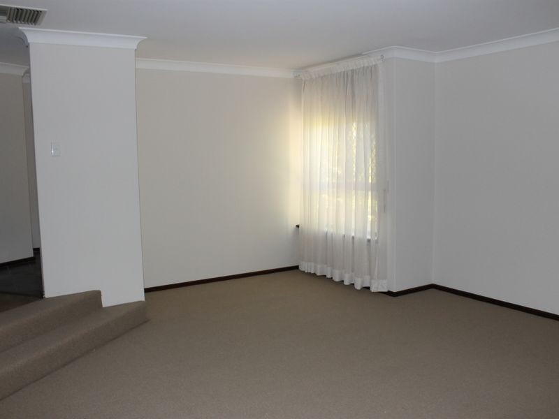 6 Nigel Court, Leeming WA 6149