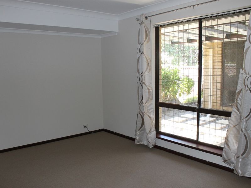 6 Nigel Court, Leeming WA 6149