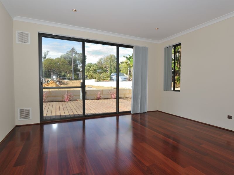 5a Long Street, Beaconsfield WA 6162