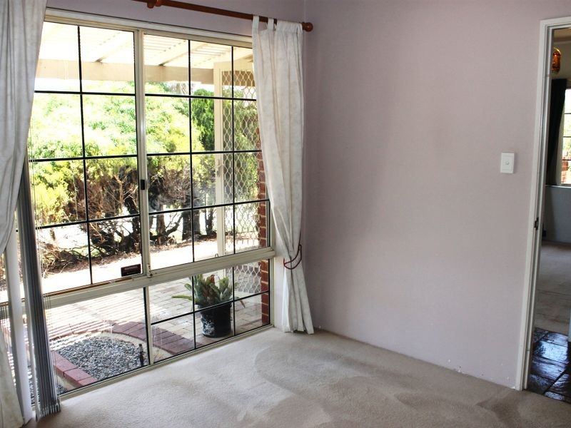 2 Harrington Crescent, Leeming WA 6149