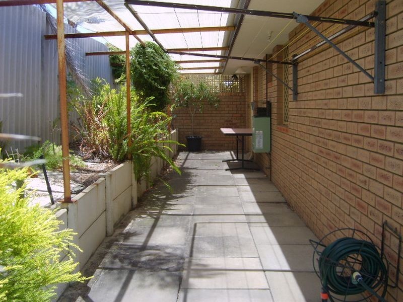 7/8 Neon Close, Parkwood WA 6147