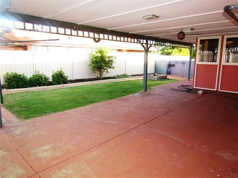 79 Meadowbrook Drive, Parkwood WA 6147