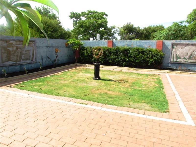 79 Meadowbrook Drive, Parkwood WA 6147