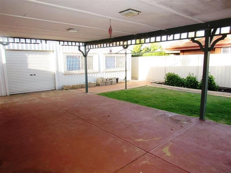 79 Meadowbrook Drive, Parkwood WA 6147