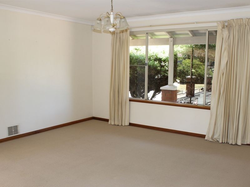 49 Hatherley Parade, Winthrop WA 6150