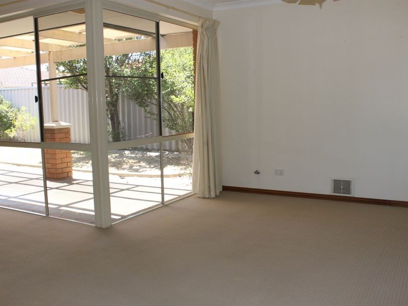 49 Hatherley Parade, Winthrop WA 6150